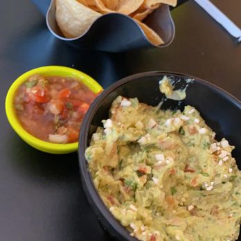 A-Mari-Mix Restaurant - Guacamole, pico de gallo side. - Mexican Near Me - Miami, Florida A-Mari-Mix Restaurant - Guacamole, pico de gallo side. - Mexican Near Me - Miami, Florida