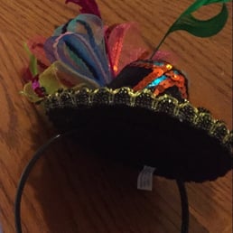 This is a cute Mexican hat/headband my Jaybird wore for the verbal presentation!
