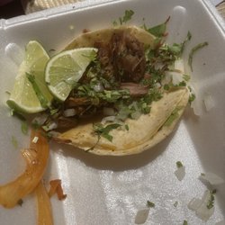 La Pasadita Taqueria - Carnitas street taco