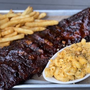 Niagara Distillery - Full rack of Ribs, Fries, Mac & Cheese - Distilleries Near Me - Niagara Falls, Ontario