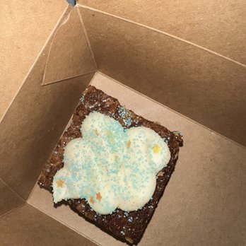 Midwest Sad - Carrot cake blondie - Patisserie/Cake Shop Near Me - Milwaukee, Wisconsin