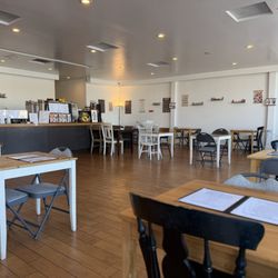 Cafe Maji - Interior