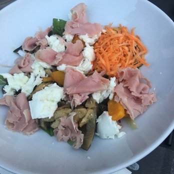Al Parlamento - Nice place right by the canal. Lots of locals and families.large drink menu. Salad was fresh and very tasty. - Pizza Near Me - Venezia, 34