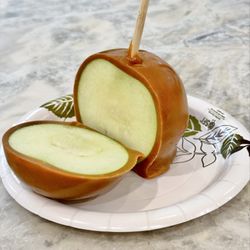 Chamberlain's Chocolate Factory - Fresh caramel apples