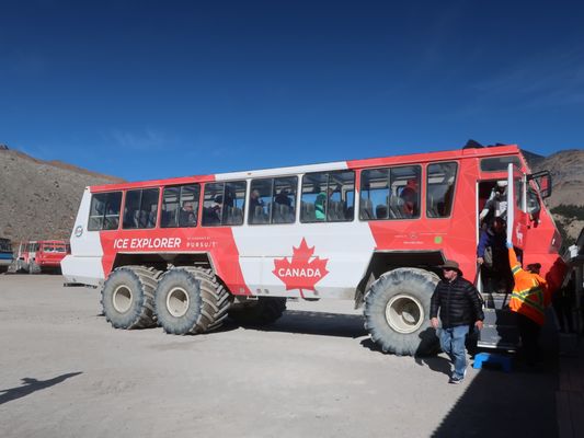 Jasper National Park Icefield Information Centre and Glacier Gallery by null