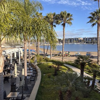 Beachside Restaurant and Bar - New American Near Me - Marina del Rey, California