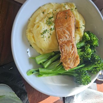 Boathouse on the Bay - Salmon - Steakhouses Near Me - Long Beach, California Boathouse on the Bay - Salmon - Steakhouses Near Me - Long Beach, California