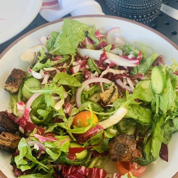 Farm Bar - Lakeview - Garden salad - Bars Near Me - Chicago, Illinois Farm Bar - Lakeview - Garden salad - Bars Near Me - Chicago, Illinois