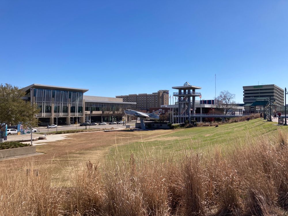 LOUISIANA MEMORIAL PLAZA Updated August 2024 305 S River Rd, Baton