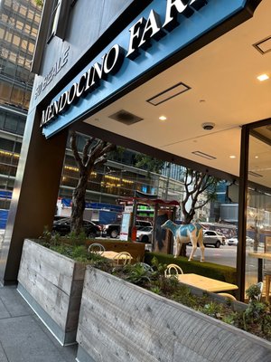 Mendocino Farms by null