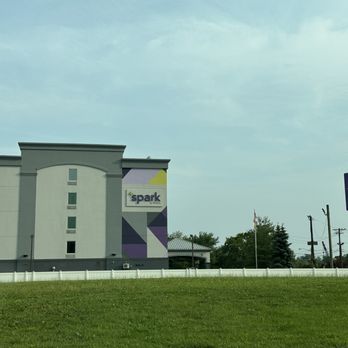 Spark by Hilton Rahway - Hotel Exterior - Hotels Near Me - Rahway, New Jersey Spark by Hilton Rahway - Hotel Exterior - Hotels Near Me - Rahway, New Jersey