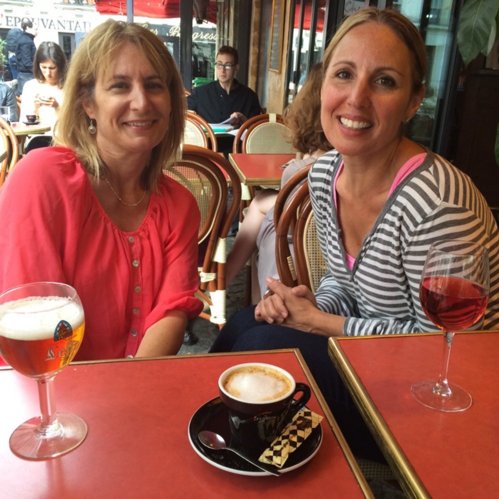Kir, biere, et cafe avec les souers(sisters) Kir, biere, et cafe avec les souers(sisters)