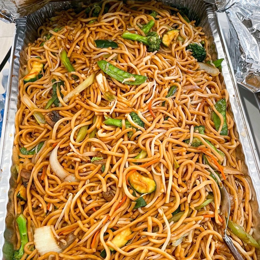 Lee’s Chinese Restaurant - Large veggie chowmein not greasy! So good (find more on Instagram @melshealthybowl) - Chinese Near Me - Manteca, California Lee’s Chinese Restaurant - Large veggie chowmein not greasy! So good (find more on Instagram @melshealthybowl) - Chinese Near Me - Manteca, California