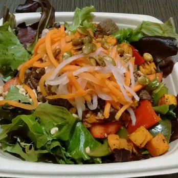 Basil Box - Salad, beef, peppers and sweet potatoes with tamarind sauce on the side $9.45. - Vietnamese Near Me - Toronto, Ontario
