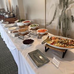 Mulholland Hills Country Club - Sunday brunch - salad bar