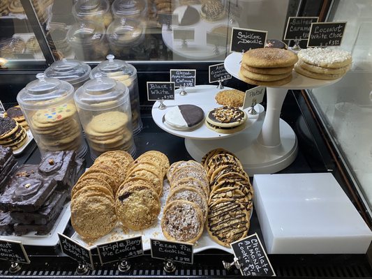 Twisted Cookie by null