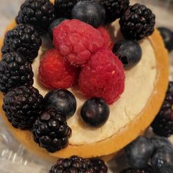 Cafe Francais Boulangerie et Patisserie - Fresh Berry Cheesecake Tart