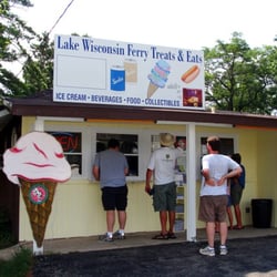 Lake Wisconsin Ferry Treats & Eats - Ice cream stand on the Lodi side, 7/19/08
