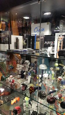 Vaperizer & Glass & Water Pipes - This President Day Sale covers not only grinders but, also other related items, such as vaporizers, glass hand pipes, water pipes, and accessories