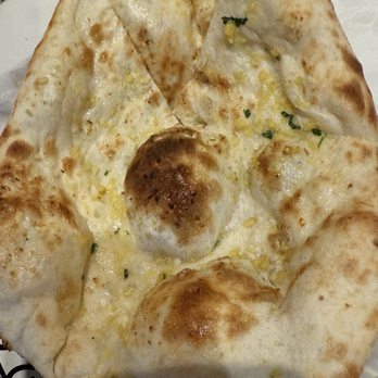 Aroma Fine Indian Cuisine - Garlic Naan - Indian Near Me - Toronto, Ontario