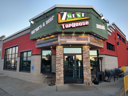 7 West TapHouse by null