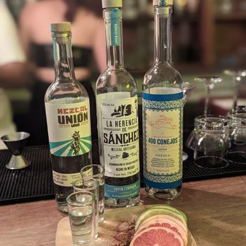 Bar la Playa - Mezcal flight - Cocktail Bars Near Me - Puerto Vallarta, JAL Bar la Playa - Mezcal flight - Cocktail Bars Near Me - Puerto Vallarta, JAL