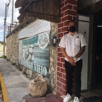 el borrego viejo - The owner at the entrance - Mexican Near Me - Mérida, YUC