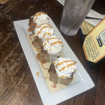 Hemingway's Tavern - Plantain bread pudding - New American Near Me - Melbourne, Florida