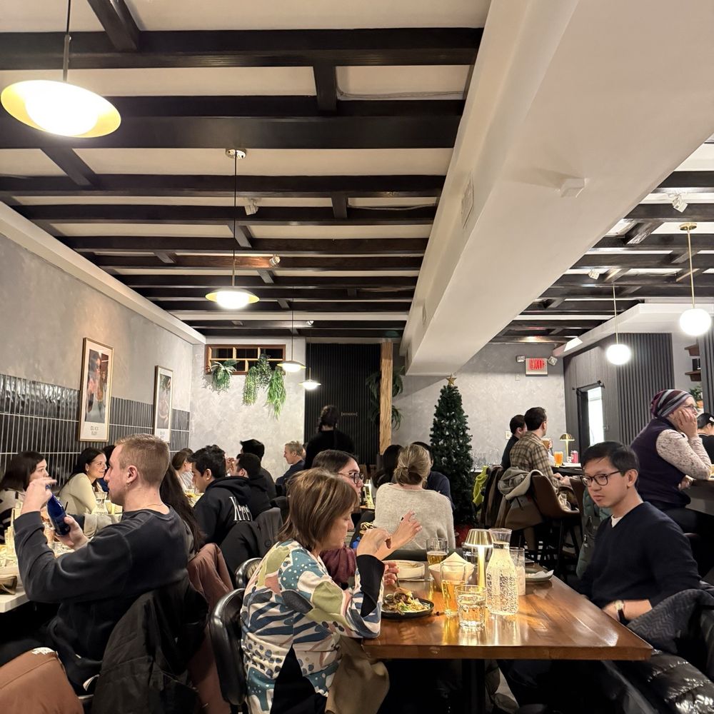 Black Ruby - Inside-full on a wed night! - Asian Fusion Near Me - Cambridge, Massachusetts