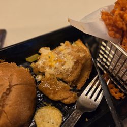 The Union Bar and Grill - This is not a hot honey chicken sandwich AT All.. nothing hot about it.. it was a basic chicken sandwich that was tasteless