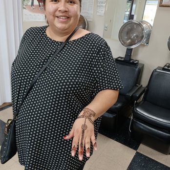Mona's Salon and Threading - I got face wax and eyebrow threading with Sheavy. She is good at threading, wax, and henna. - Threading Services Near Me - Bakersfield, California
