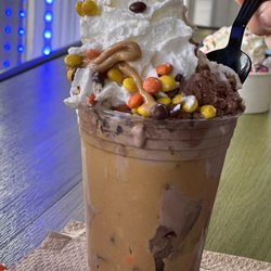 Ally’s Ice Cream & Grill Cafe - Peanut Butter Pile Up