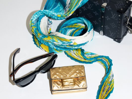 The Realreal Luxury Consignment Office Chicago Reviews: What To Expect (pros & Cons)