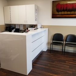 Pak Family Eye Care - Front desk is spotless. They recently put up plexiglass for COVID.