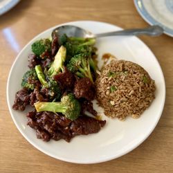 Young's Gourmet - Beef with broccoli