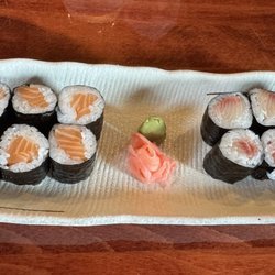 Salmon maki Hamachi maki