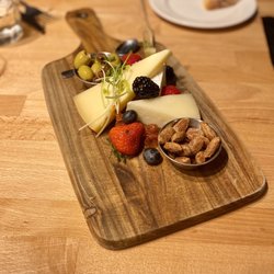 Harvest Food & Drink - Cheese board