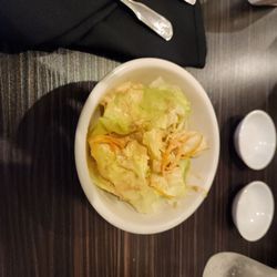 Yumz - Salad with ginger dressing