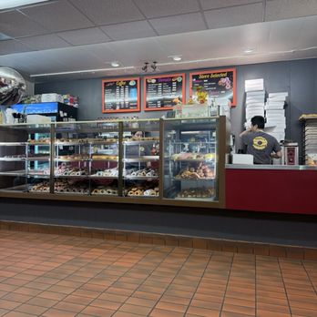 Happy Donuts - Counter of goodness - Donuts Near Me - Puyallup, Washington Happy Donuts - Counter of goodness - Donuts Near Me - Puyallup, Washington