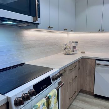 EN Design and Build - Kitchen backsplash, beautiful counters and corner storage. - Interior Design Near Me - San Diego, California EN Design and Build - Kitchen backsplash, beautiful counters and corner storage. - Interior Design Near Me - San Diego, California