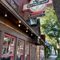 Buffalo Gap Saloon & Eatery - Facing Macadam Ave