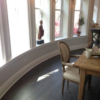 Nex Flooring - a dining room with a table and chairs - Flooring Near Me - Hoffman Estates, Illinois