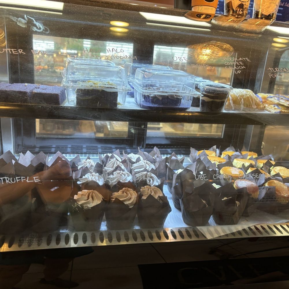 Cafe 86 - Display case (baked goods) - Desserts Near Me - Vallejo, California Cafe 86 - Display case (baked goods) - Desserts Near Me - Vallejo, California