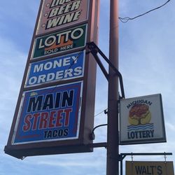 Main Street Tacos - Front of the store where it's located