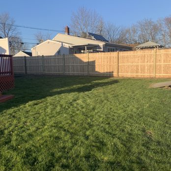 Vcoelho General Services - Wood fence - Landscaping Near Me