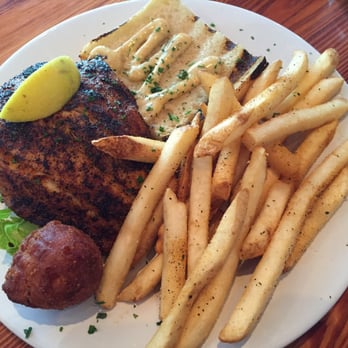 Jonah's Fish & Grits - Big fish grouper sandwich - Seafood Near Me - Thomasville, Georgia