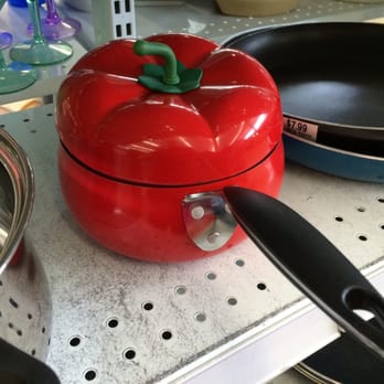 Village des Valeurs - Because you know you have to make your tomatoes sauce in one of these. It's going to taste better I promise! XD - Thrift Stores Near Me - Laval, Quebec