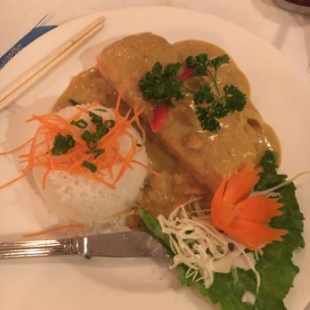 Maly Thai - Special of the day: Salmon with yellow curry - Thai Near Me - Saint Charles, Illinois Maly Thai - Special of the day: Salmon with yellow curry - Thai Near Me - Saint Charles, Illinois