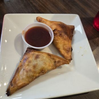 Smoke'N Ash BBQ - Chicken and brisket sambusas - Barbeque Near Me - Arlington, Texas