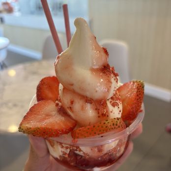 Nobibi - Strawberry blush - Ice Cream & Frozen Yogurt Near Me - Buena Park, California